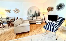 Holiday Appartement,Kostenfrei Parkplatz,Innenstadt,3 Bdr,6 Personen,Babybett